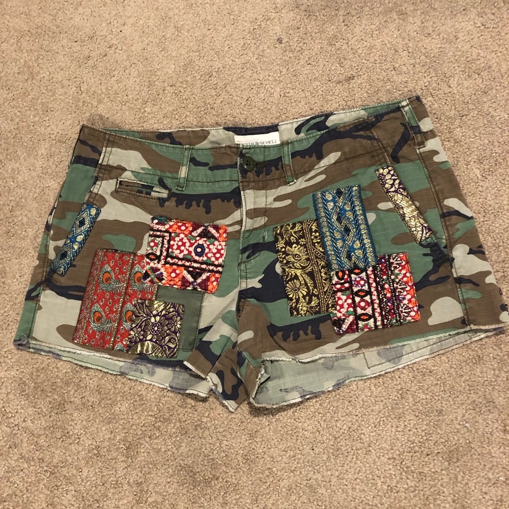 Embroidered Camouflage shorts
